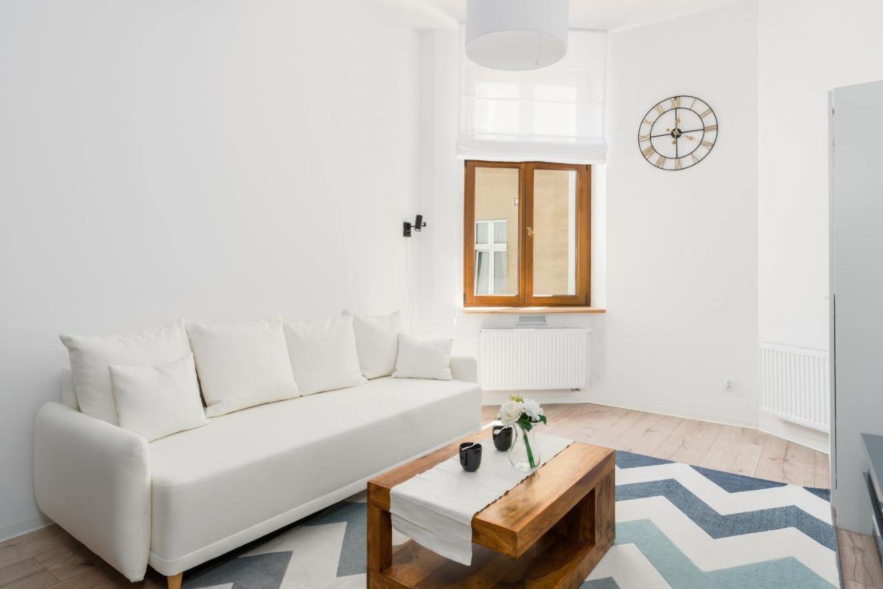 Kamienica Chelmonskiego 10 Przy Mtp By Renters Apartment